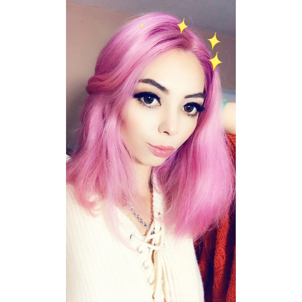 Meet your Posher, Cassandra Jun DeVaux! ☁️🌸🌸🌸☁️